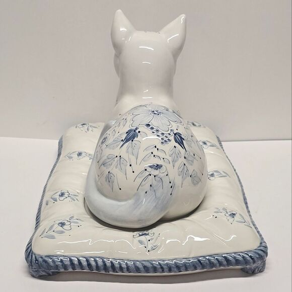 Vintage Italian Ceramic White & Blue Cat Figurine On Pillow Large - Picture 6 of 13